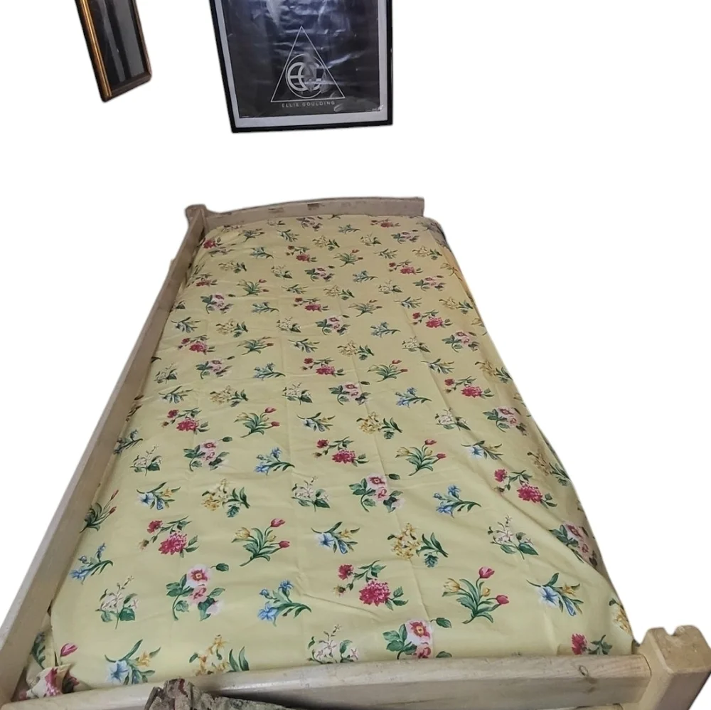 Vintage Springs Yellow Red Blue Floral Sheet Queen
